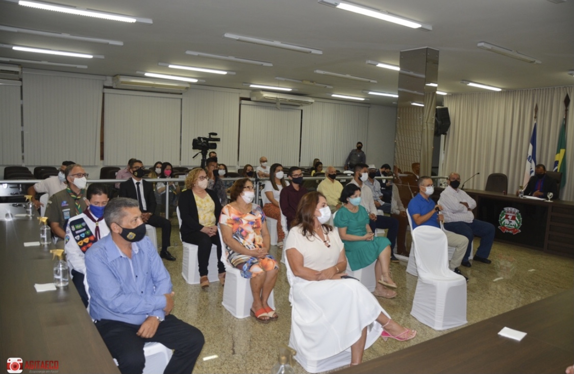 Câmara de Vereadores de Ecoporanga/ES realiza Sessão Solene para Entrega de  Moções Honrosa a 20 homenageados.